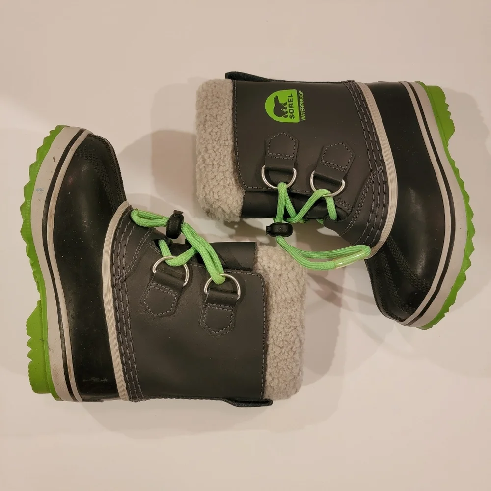 SOREL NC1880-259 KIDS WATERPROOF LINED Boots size 9 youth kids infant